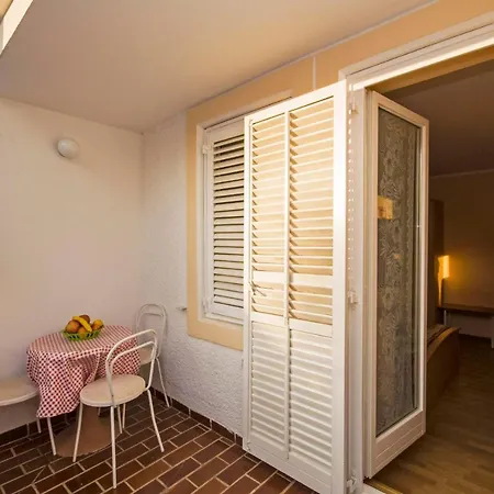 Apartment Gogic *